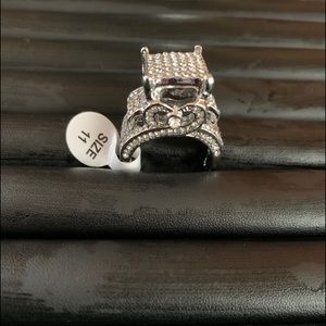 Women’s Cubic Zirconia Engagement Ring